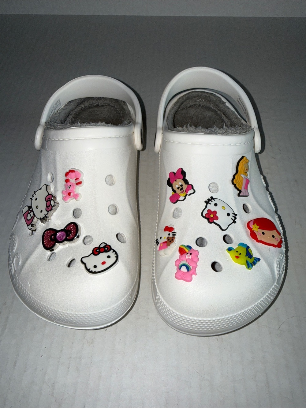 Crocs White Fuzzy Lined Baya Clogs With Hello Kitty And Assorted Jibbitz